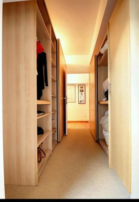 Down Town Spacious Duplex With Private Parking & Game Room Brusel Exteriér fotografie