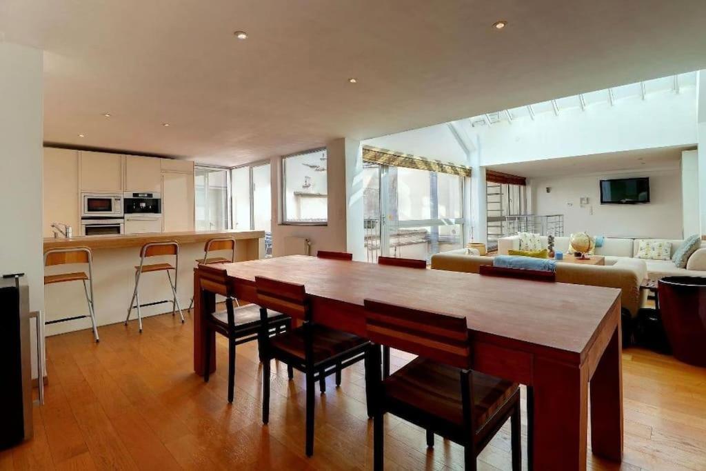 Down Town Spacious Duplex With Private Parking & Game Room Brusel Exteriér fotografie